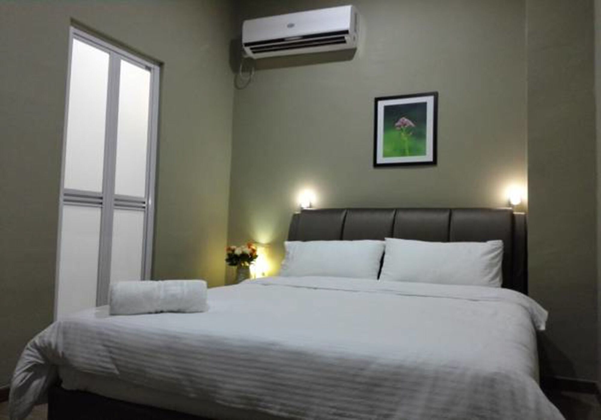 Oyo 90231 Hotel By The Park Plt Johor Bahru Buitenkant foto